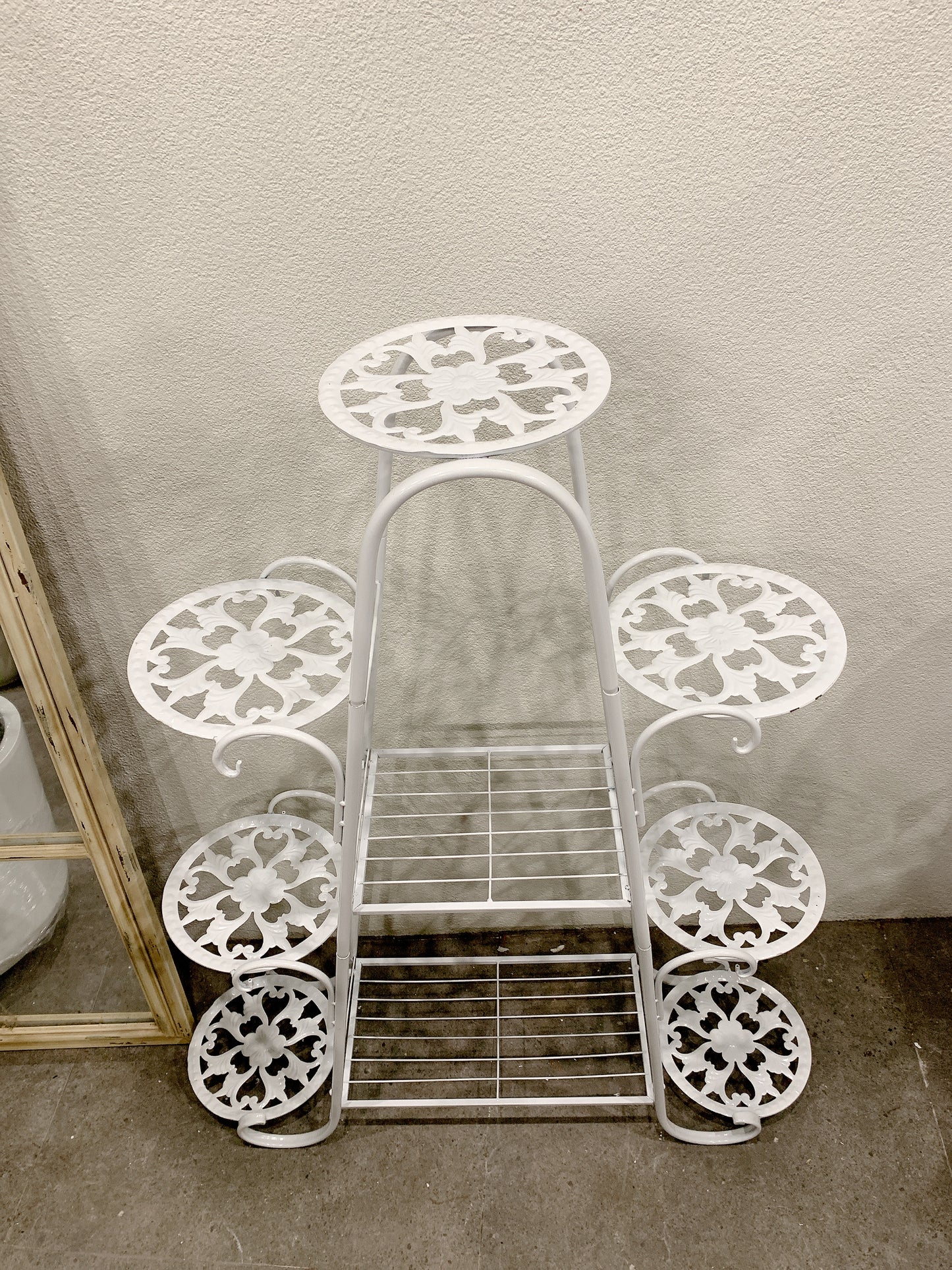 Light weight white metal plant stand holder vintage round plate pattern design delivery available