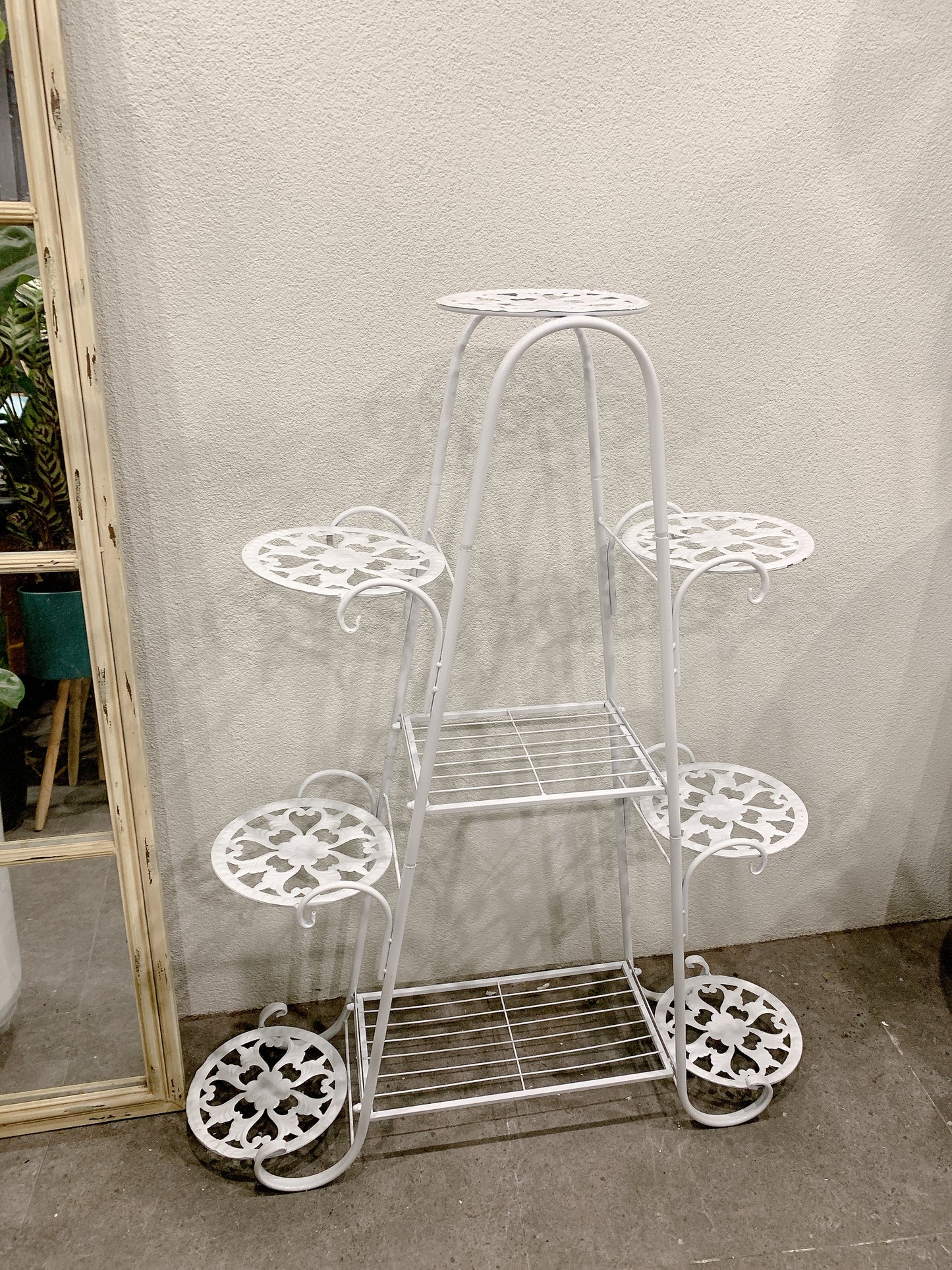 Light weight white metal plant stand holder vintage round plate pattern design delivery available