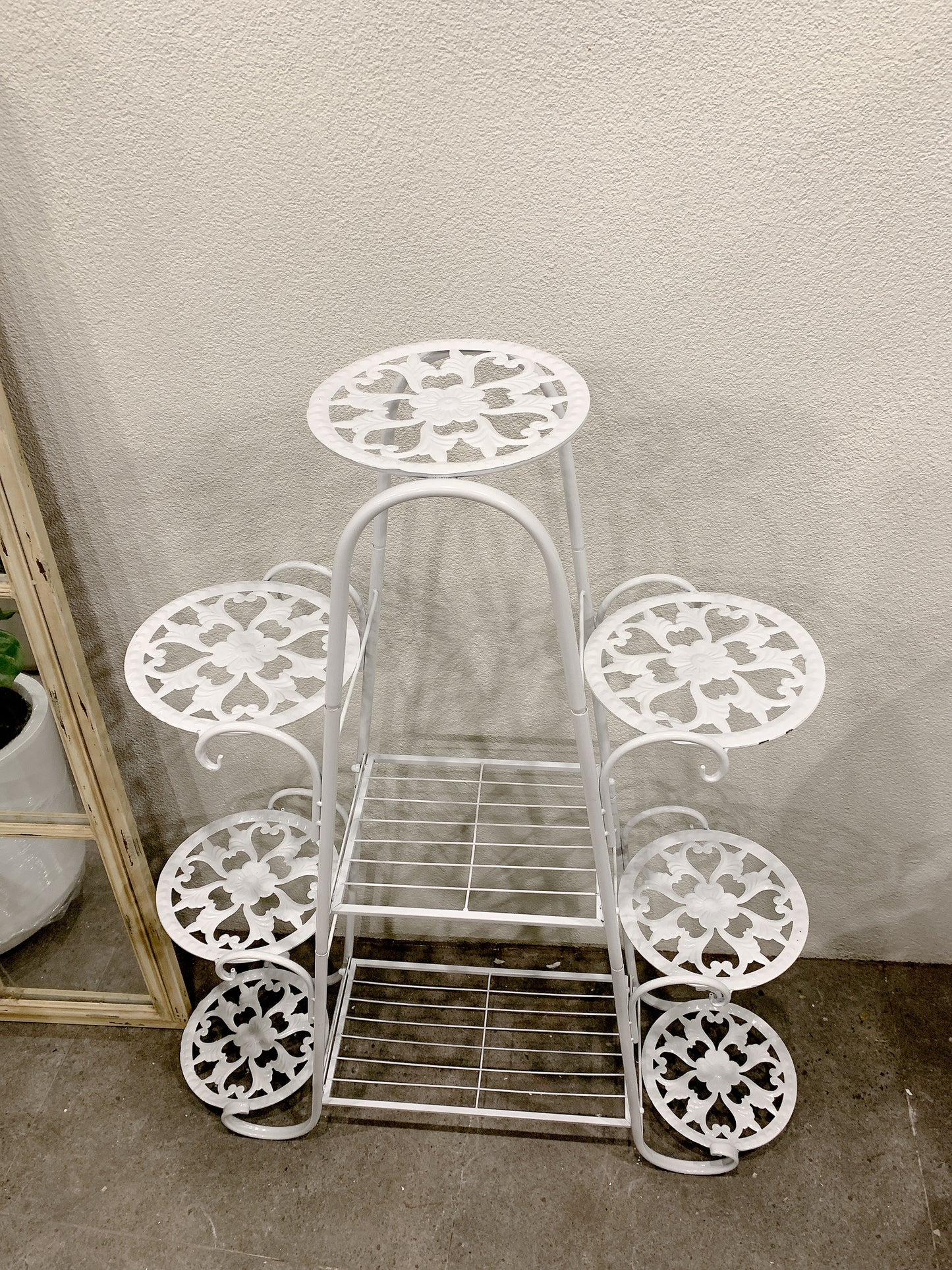 Light weight white metal plant stand holder vintage round plate pattern design delivery available